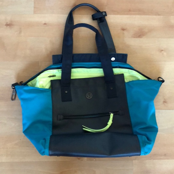 lululemon athletica Handbags - Lululemon Athletic Bag